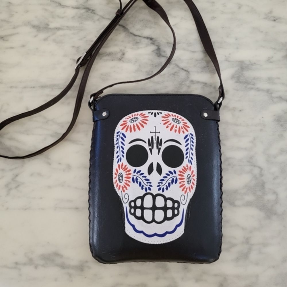 Vintage West Skull Crossbody Leather Handmade Bag in Black Embroidery